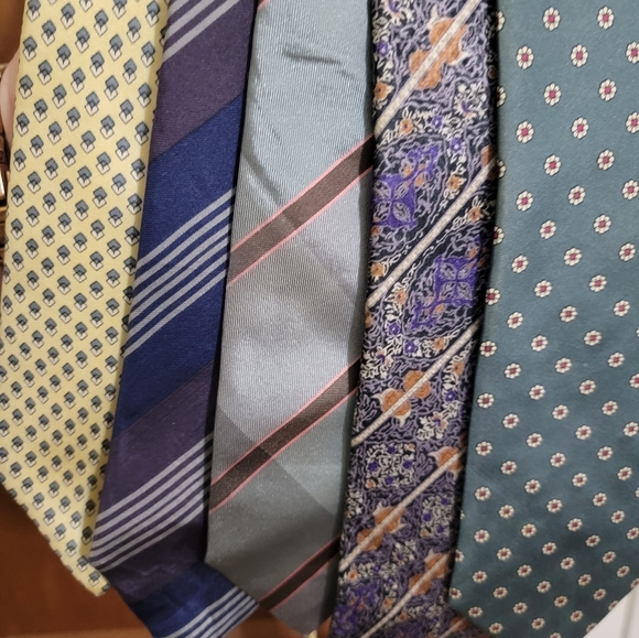 Collection of five 100% Silk Vintage Ties - Picture 2 of 7